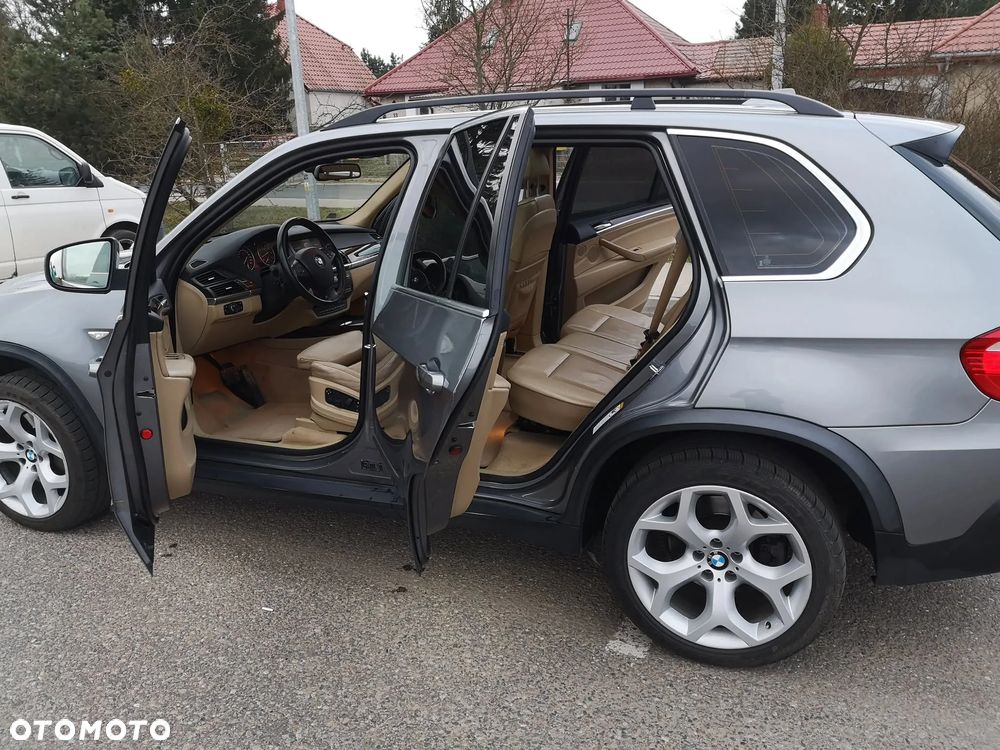 BMW X5 4.8i xDrive - 10