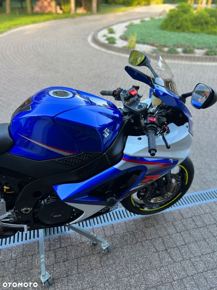 Suzuki GSX-R - 24