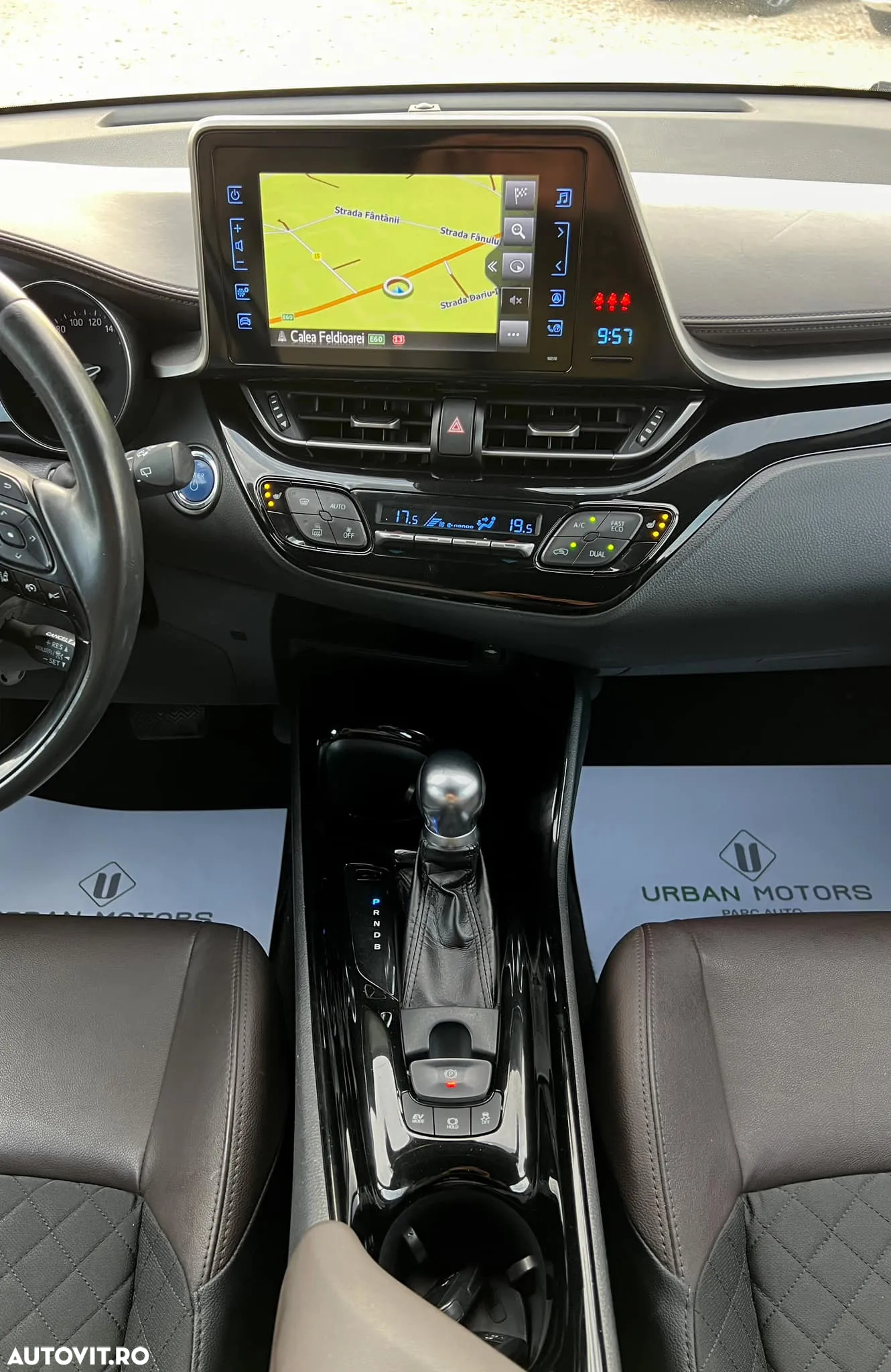 Toyota C-HR Hybrid Lounge - 7