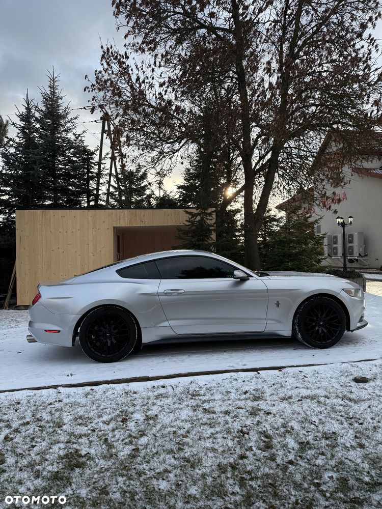 Ford Mustang 3.7 V6 Premium - 17