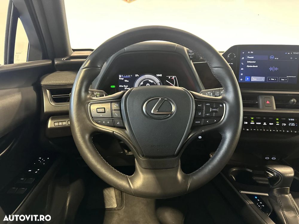 Lexus UX ver-250h - 16