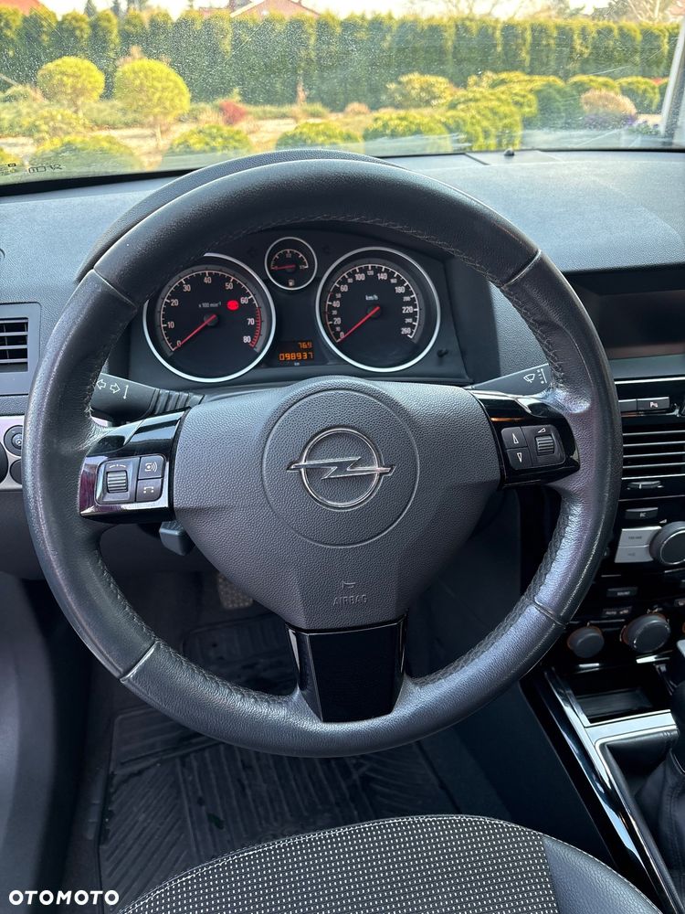 Opel Astra 1.6 Innovation - 18