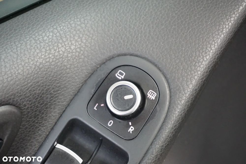 Volkswagen Golf 1.6 Highline - 29