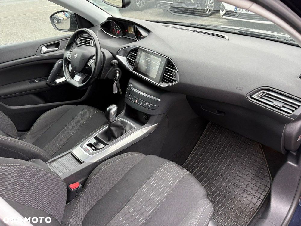 Peugeot 308 1.6 BlueHDi Style S&S - 29