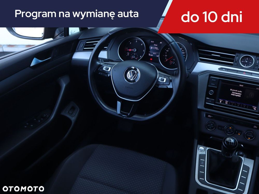 Volkswagen Passat - 9