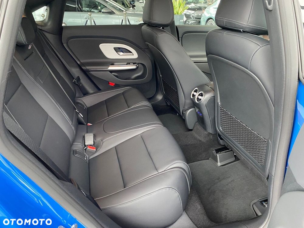 Mercedes-Benz CLA - 23