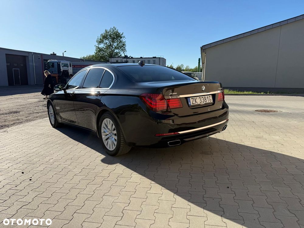 BMW Seria 7 740d - 4