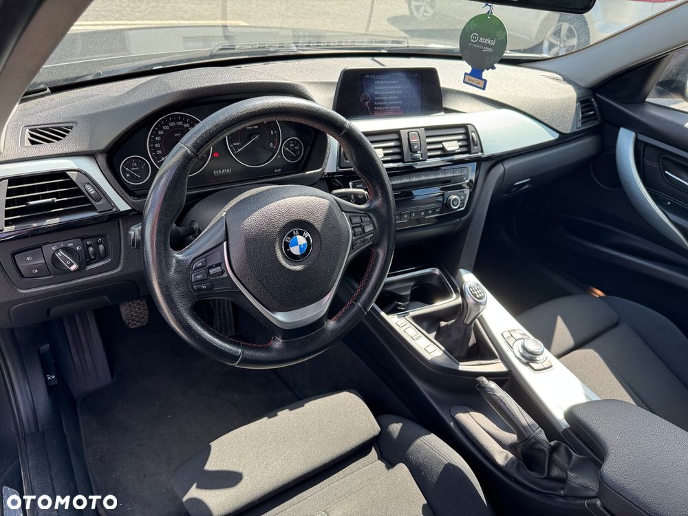 BMW Seria 3 318d Blue Performance Luxury Line - 18