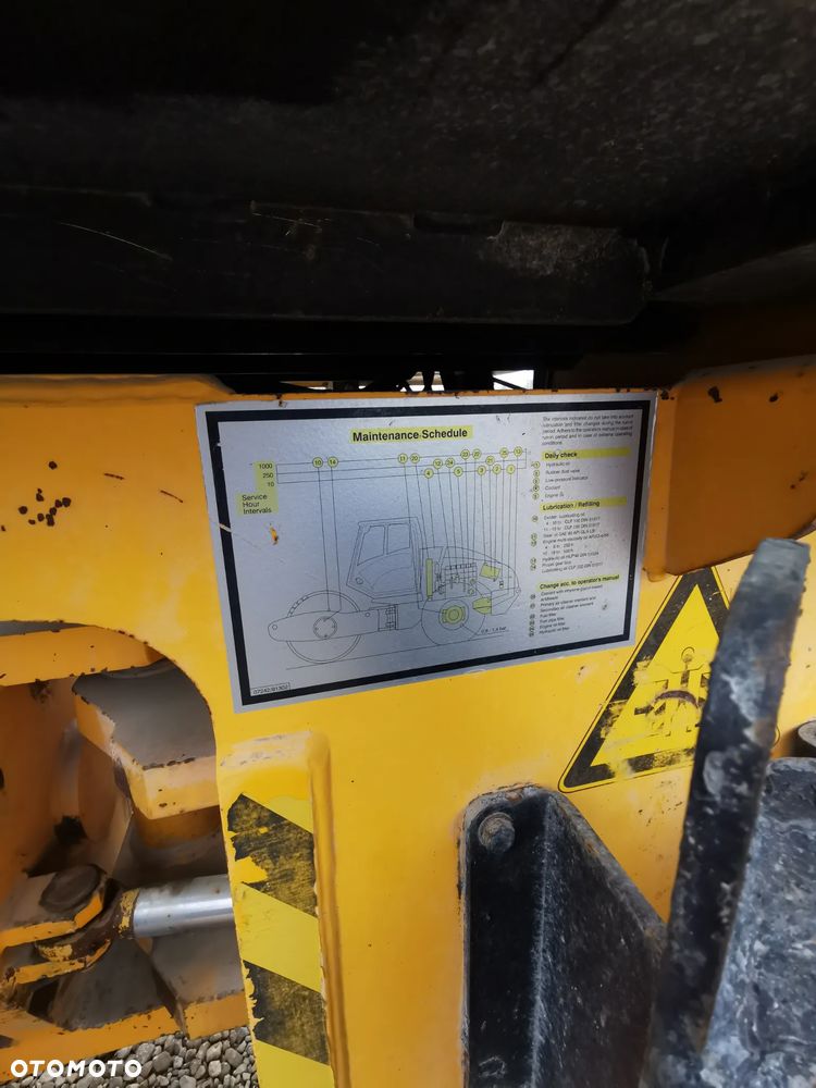 JCB Vibromax VM132 D - 12