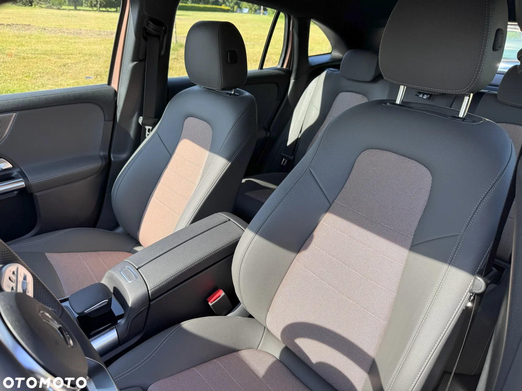 Mercedes-Benz EQA 300 66.5kWh 4-Matic Electric Art - 9