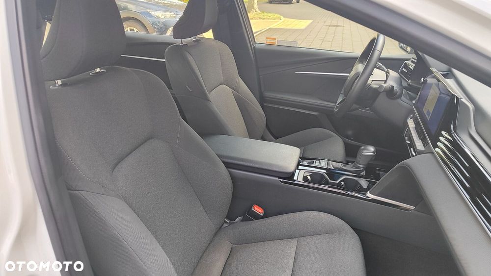 Toyota Camry - 17