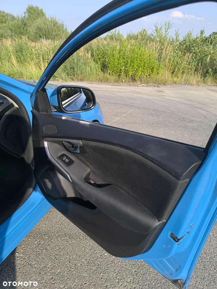 Volvo V40 D2 Kinetic - 26