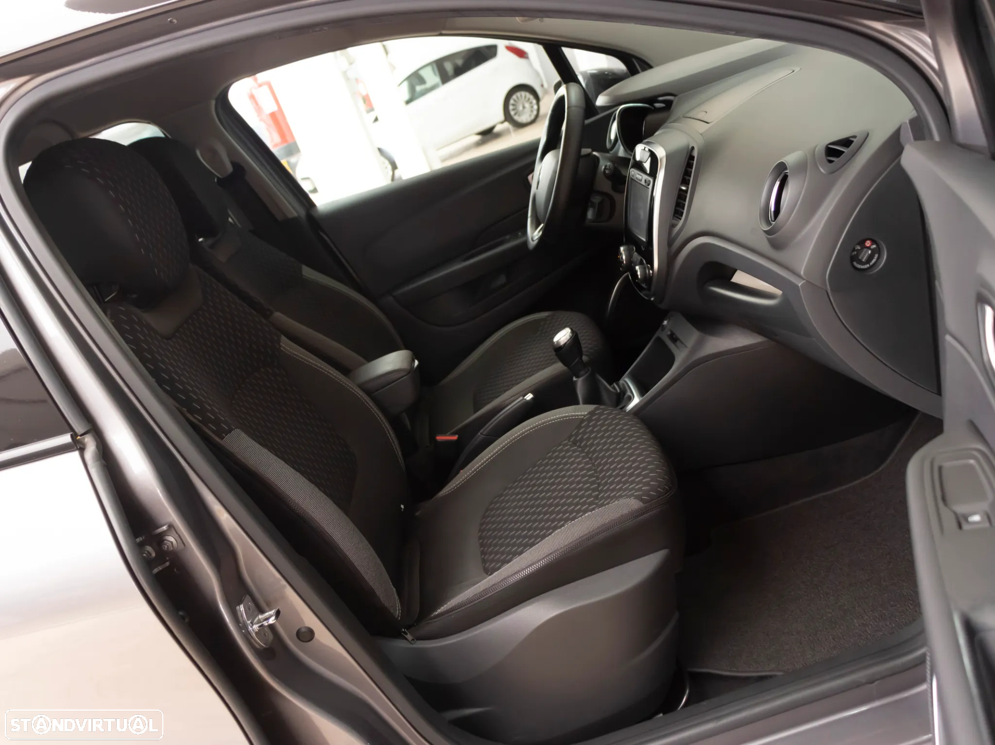 Renault Captur 1.5 dCi Exclusive - 13