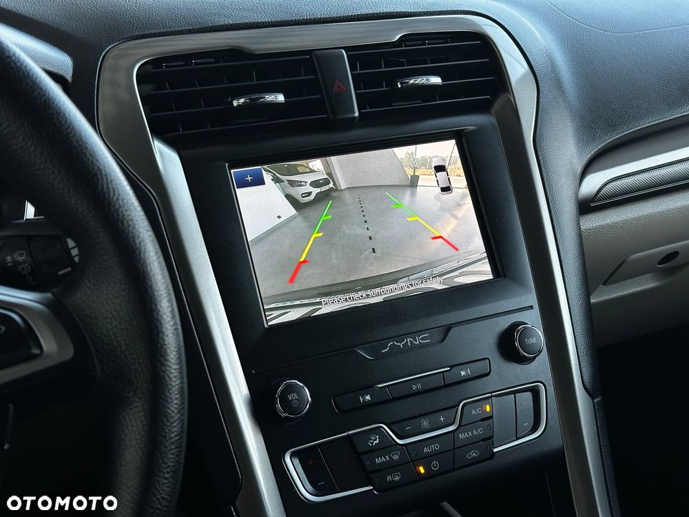 Ford Fusion - 34