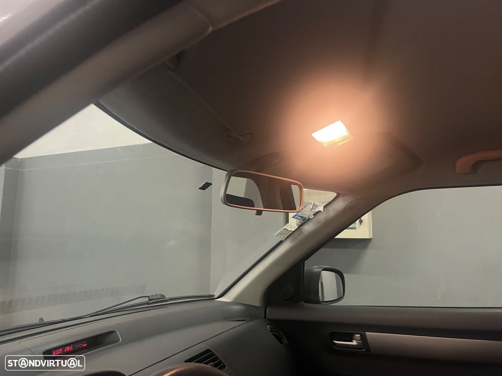 Suzuki Swift 1.3 DDiS Sport - 31