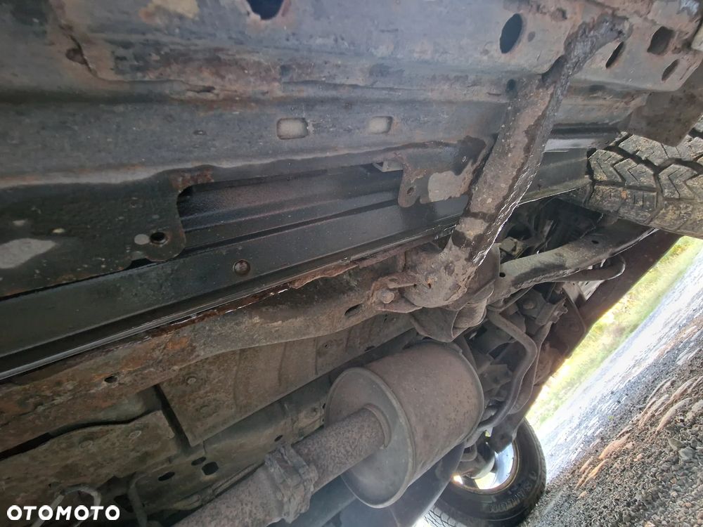 Mitsubishi Pajero - 10