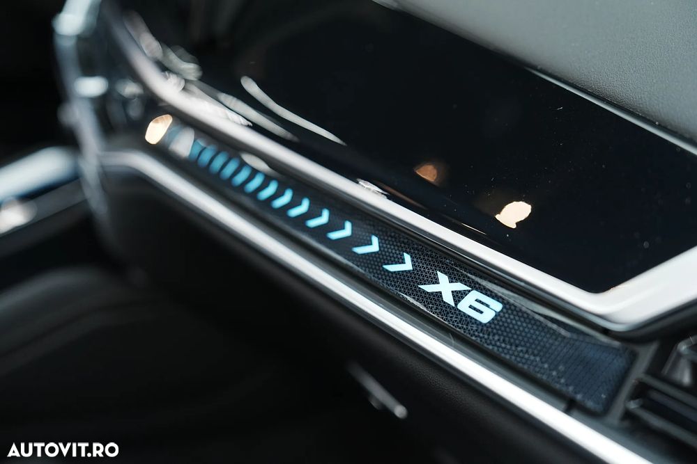 BMW X6 xDrive40i AT MHEV - 38