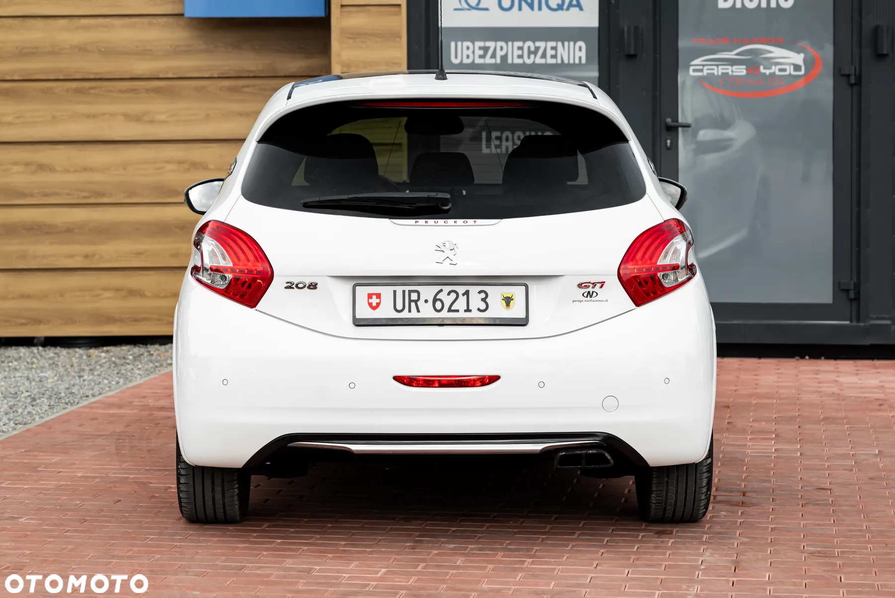 Peugeot 208 1.6 THP GTi - 12