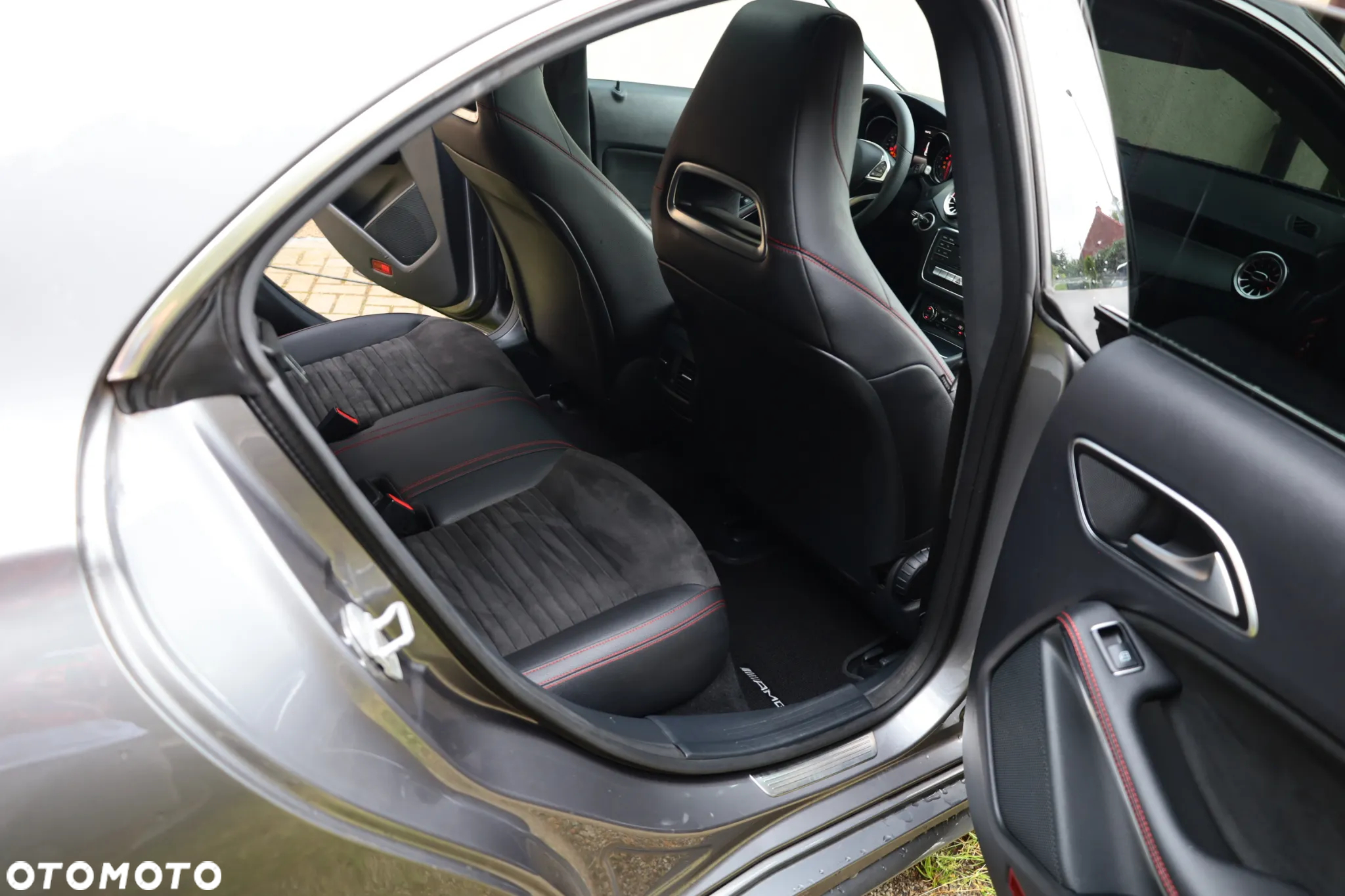 Mercedes-Benz CLA 200 7G-DCT AMG Line - 27