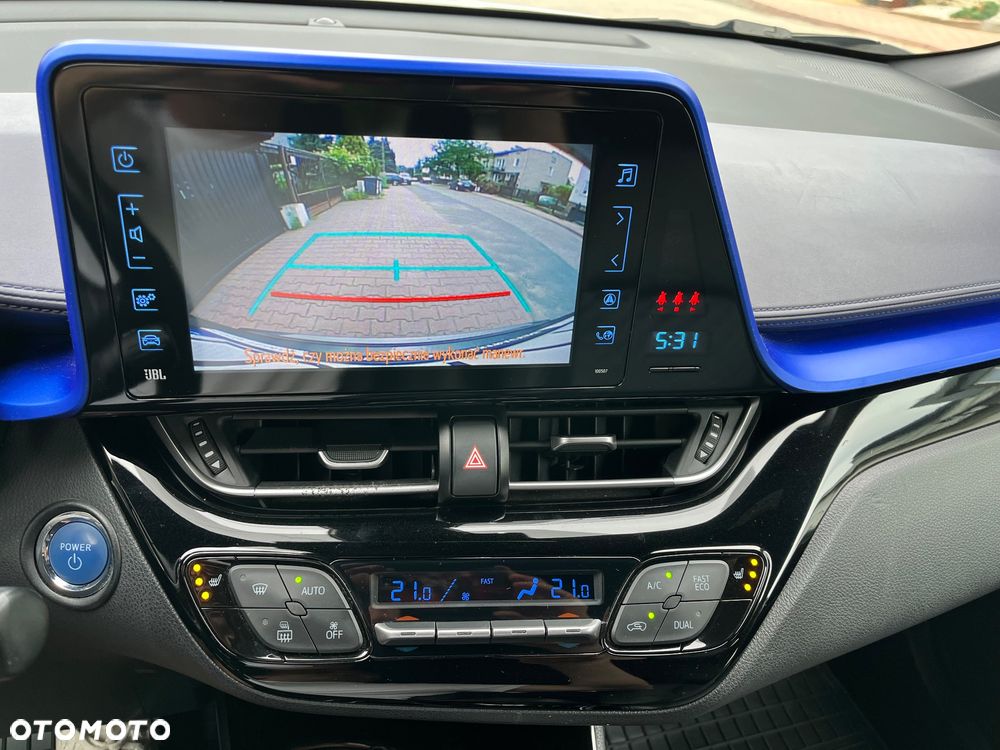 Toyota C-HR Flow - 31