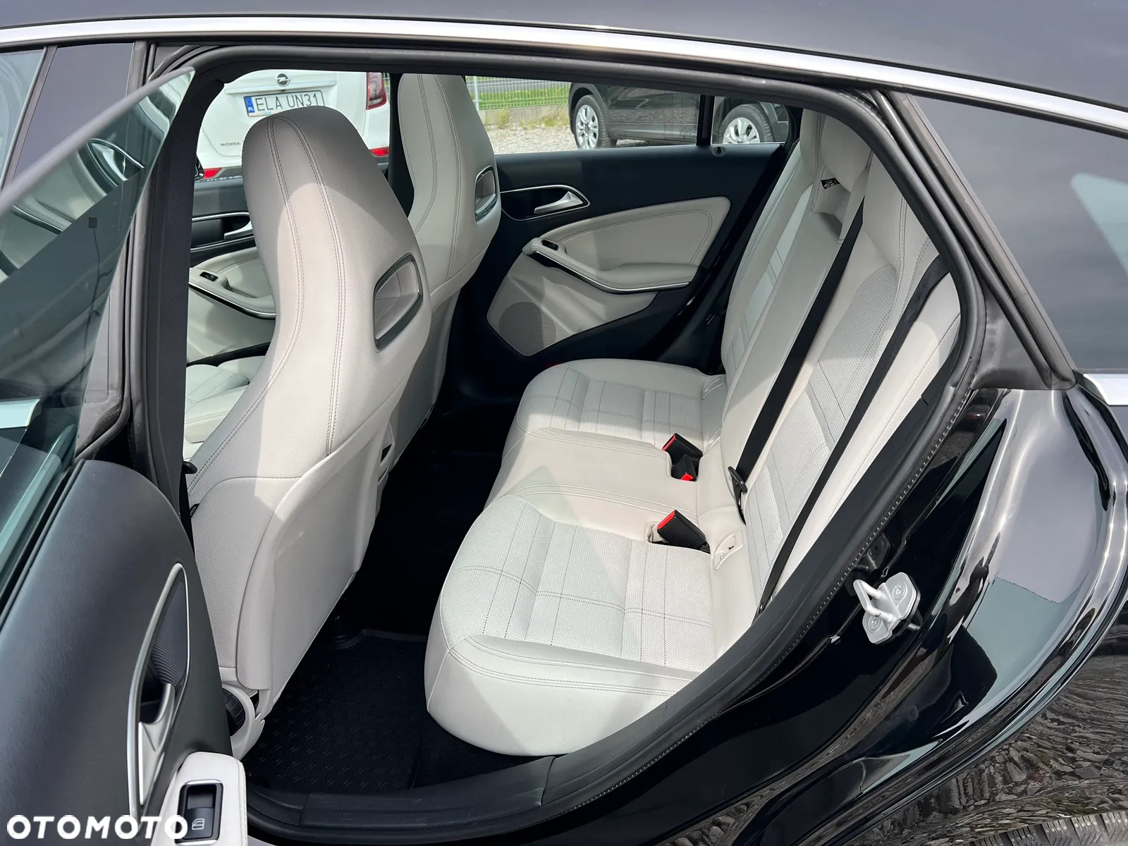 Mercedes-Benz CLA Shooting Brake 180 7G-DCT UrbanStyle Edition - 15