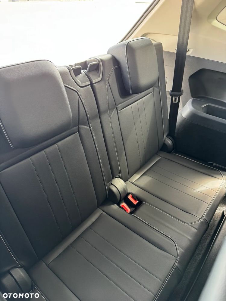 Volkswagen Tiguan Allspace - 13