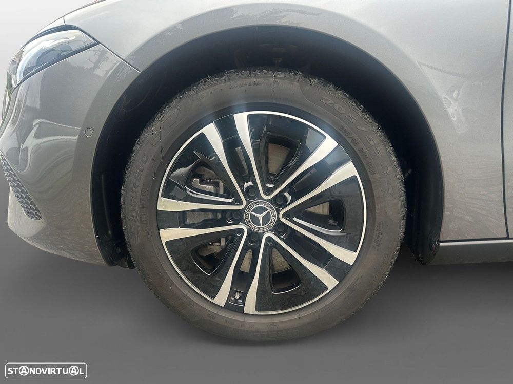 Mercedes-Benz A 250 e - 14