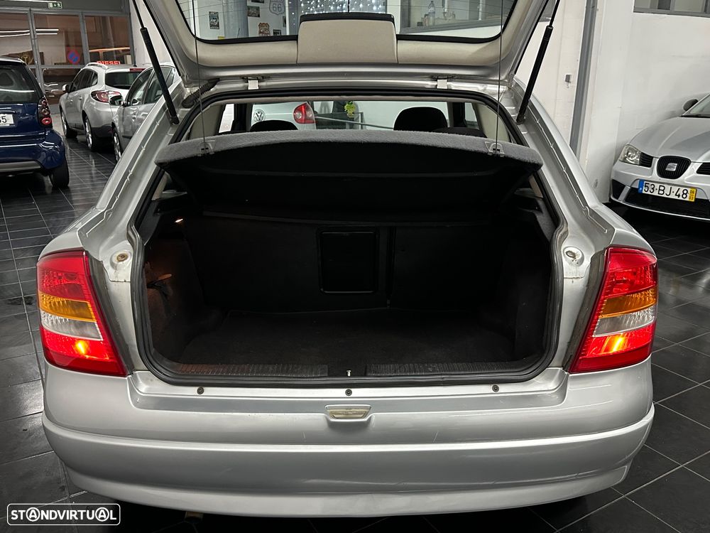 Opel Astra 1.4i 16V Sport - 9