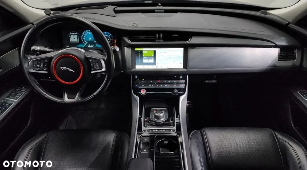 Jaguar XF 20d Prestige - 9