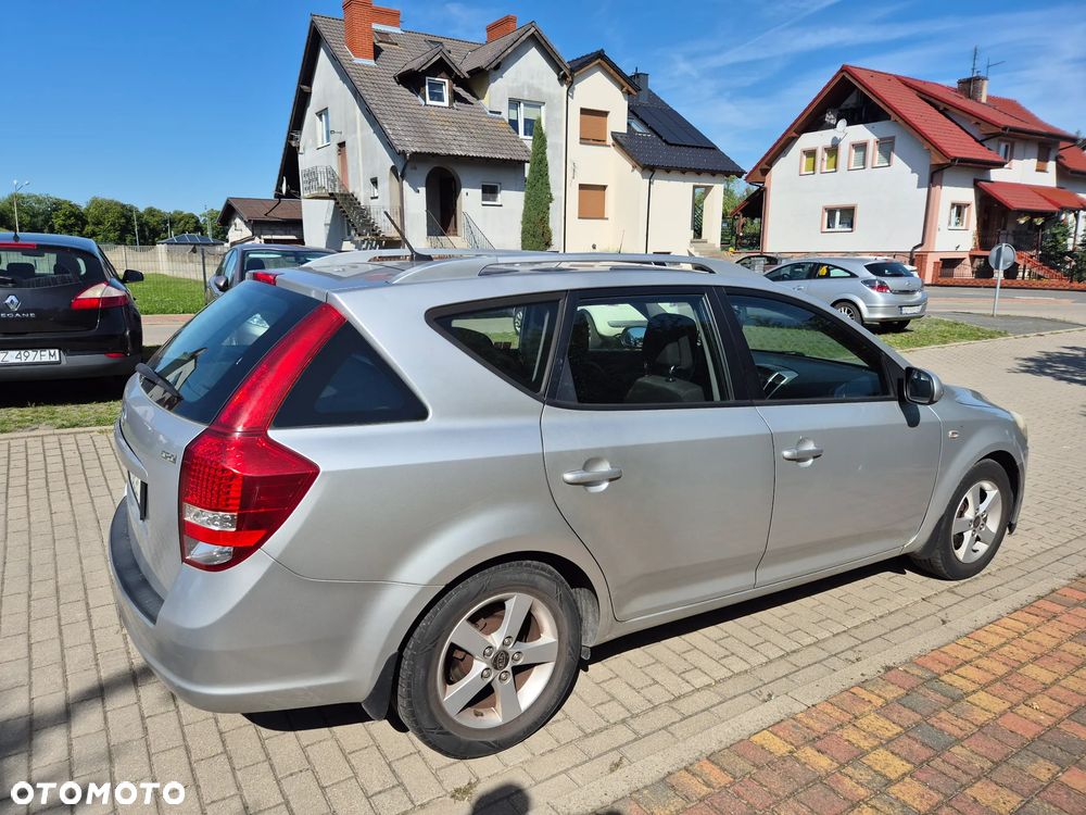 Kia Ceed 1.6 Crdi Comfort + - 5