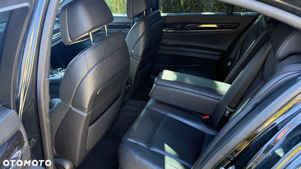 BMW Seria 7 730d - 13