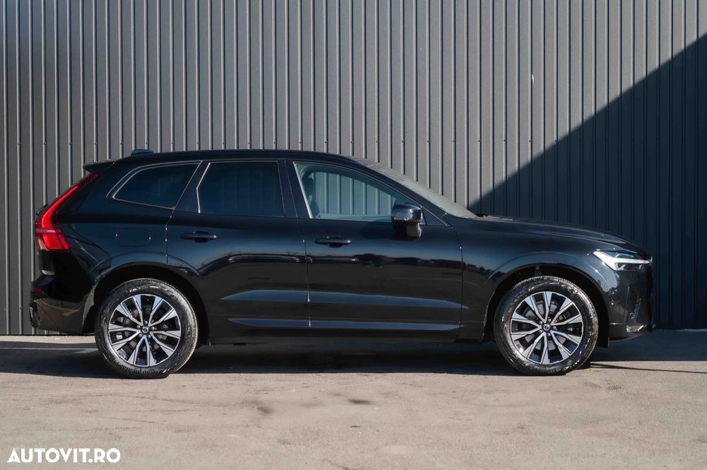 Volvo XC 60 B4 D AWD Plus Dark - 4