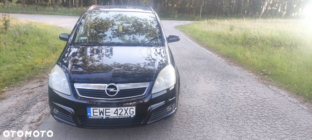 Opel Zafira - 1