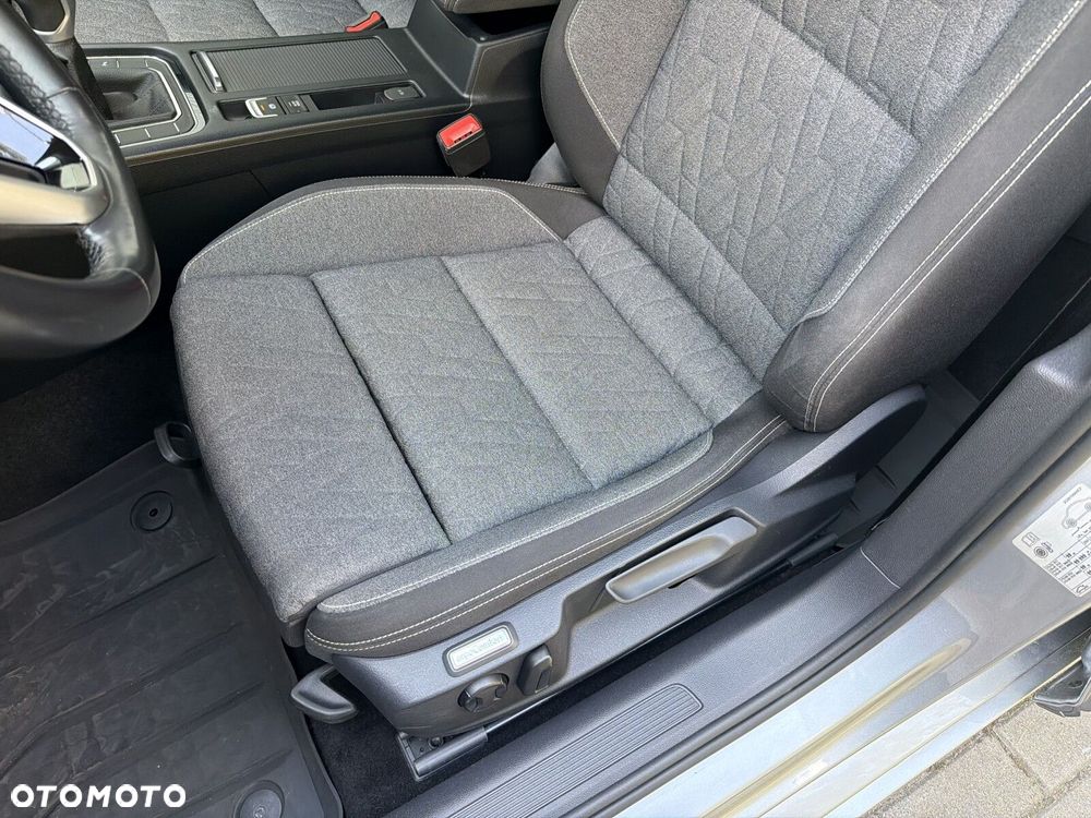 Volkswagen Passat Variant 2.0 TDI EVO Business - 13