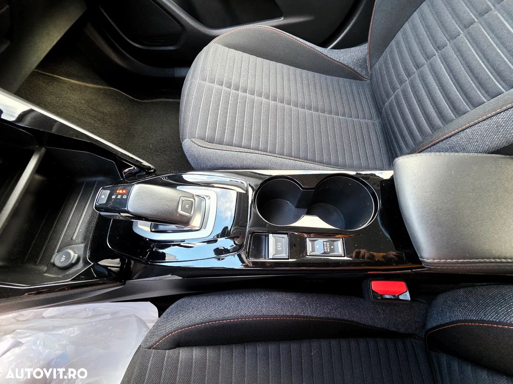 Peugeot 2008 1.5 BlueHDI 130 S&S EAT8 Allure - 24