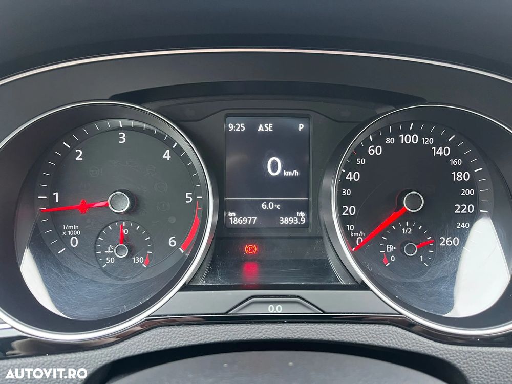 Volkswagen Passat 2.0 TDI DSG Comfortline - 5
