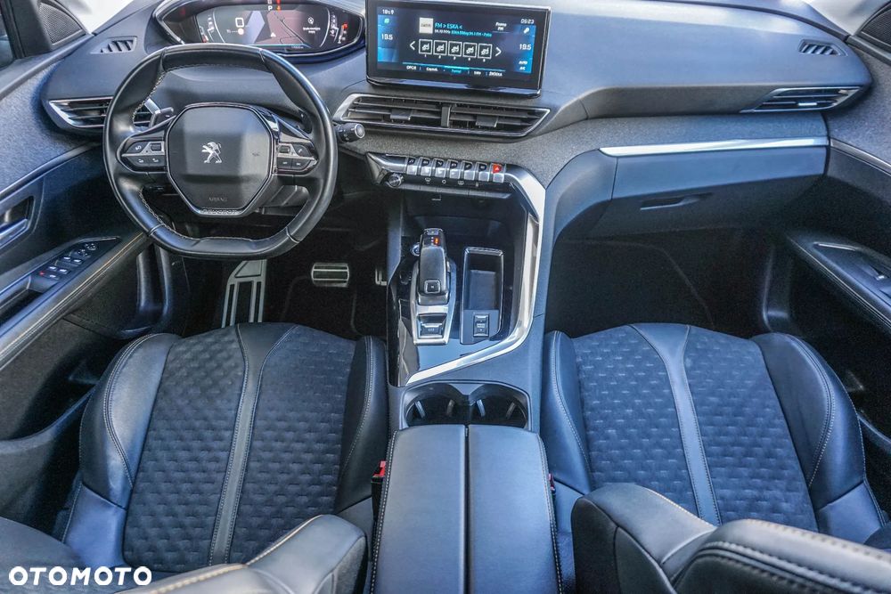 Peugeot 3008 1.2 PureTech Road Trip S&S EAT8 - 36