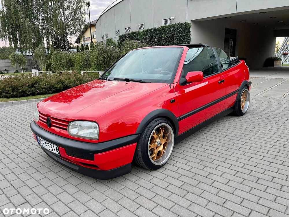Volkswagen Golf 1.8 GT Special - 1