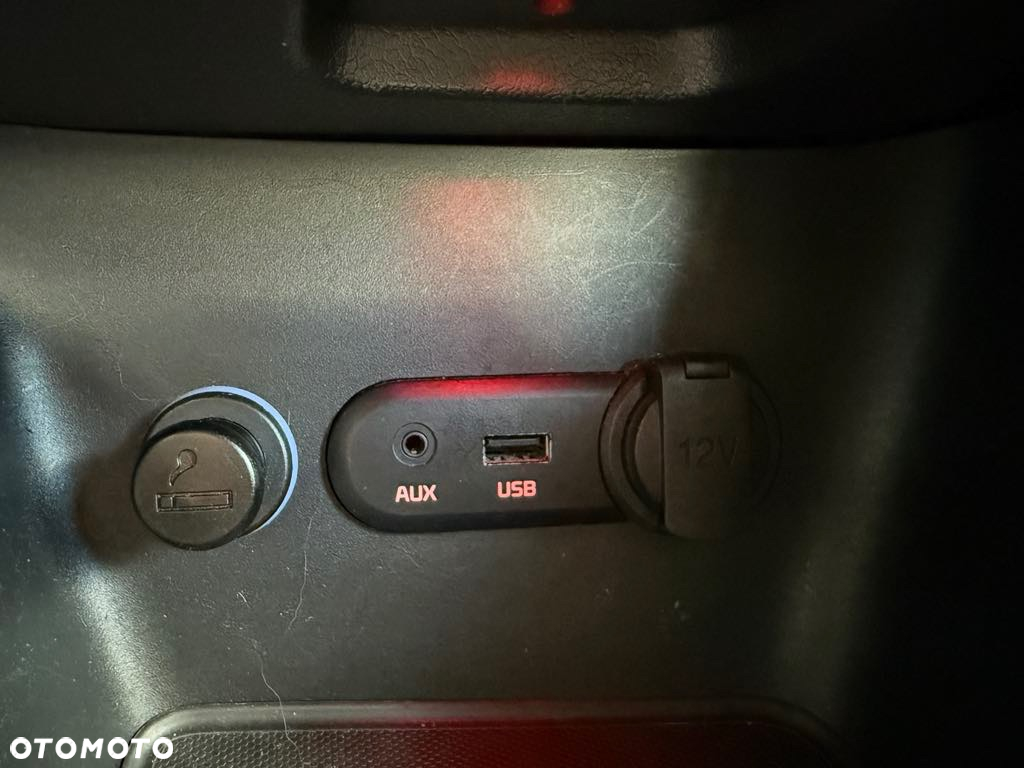 Kia Ceed - 11