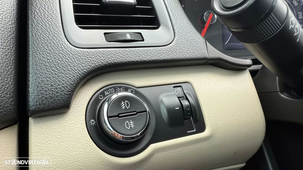 Opel Insignia 2.0 CDTI executive S/S - 24