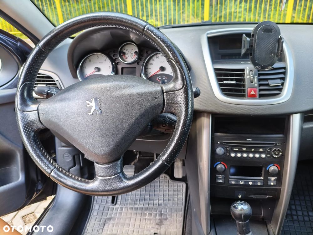 Peugeot 207 - 30