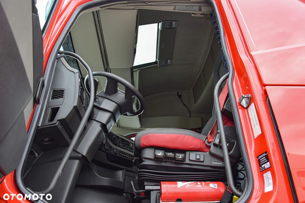 Volvo FH540 / 6x2 / EURO 6 / PUSHER / OŚ SKRĘTNA-PODNOSZONA / RETARDER / KLIMATYZACJA POSTOJOWA / NAWIGACJA / ACC / LEDY / 2 ZBIORNIKI PALIWA / ALUFELGI / SERWISOWANY / SPROWADZONY - 22