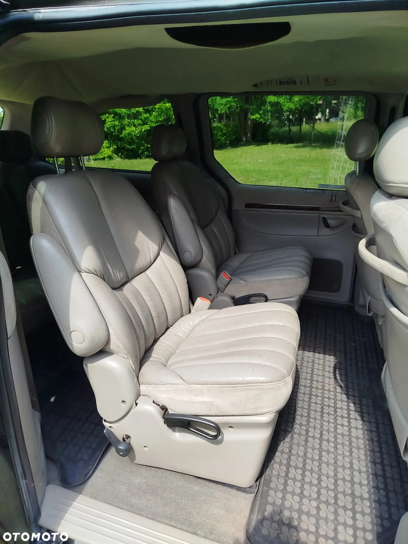 Chrysler Town & Country 3.8 - 9