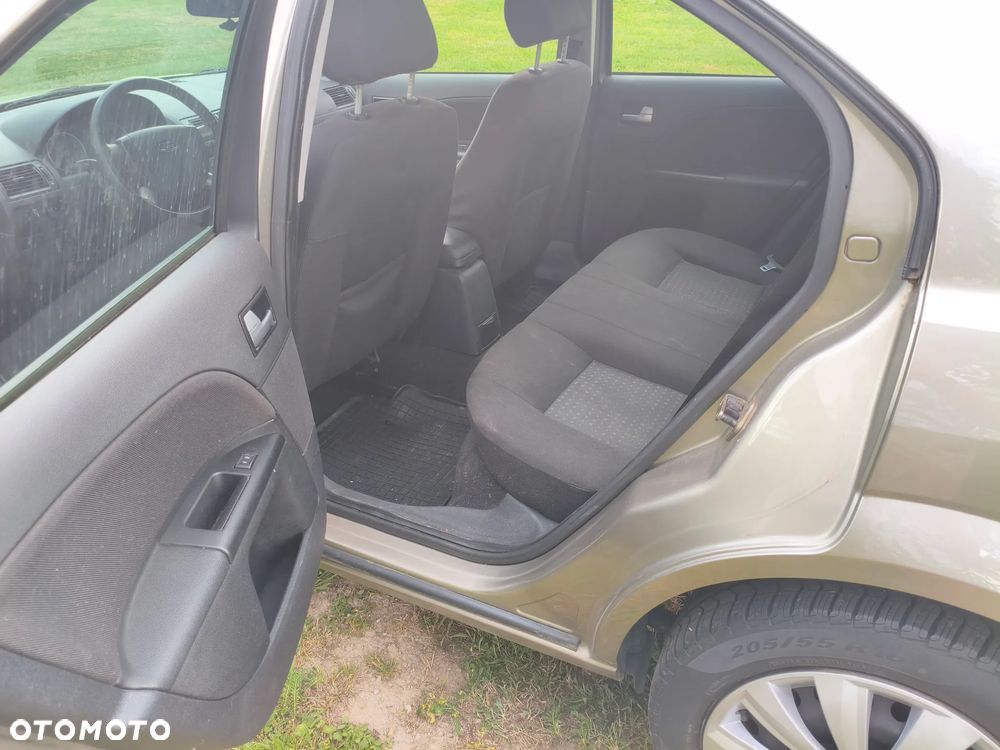Ford Mondeo 2.0 TDCi Ambiente - 7