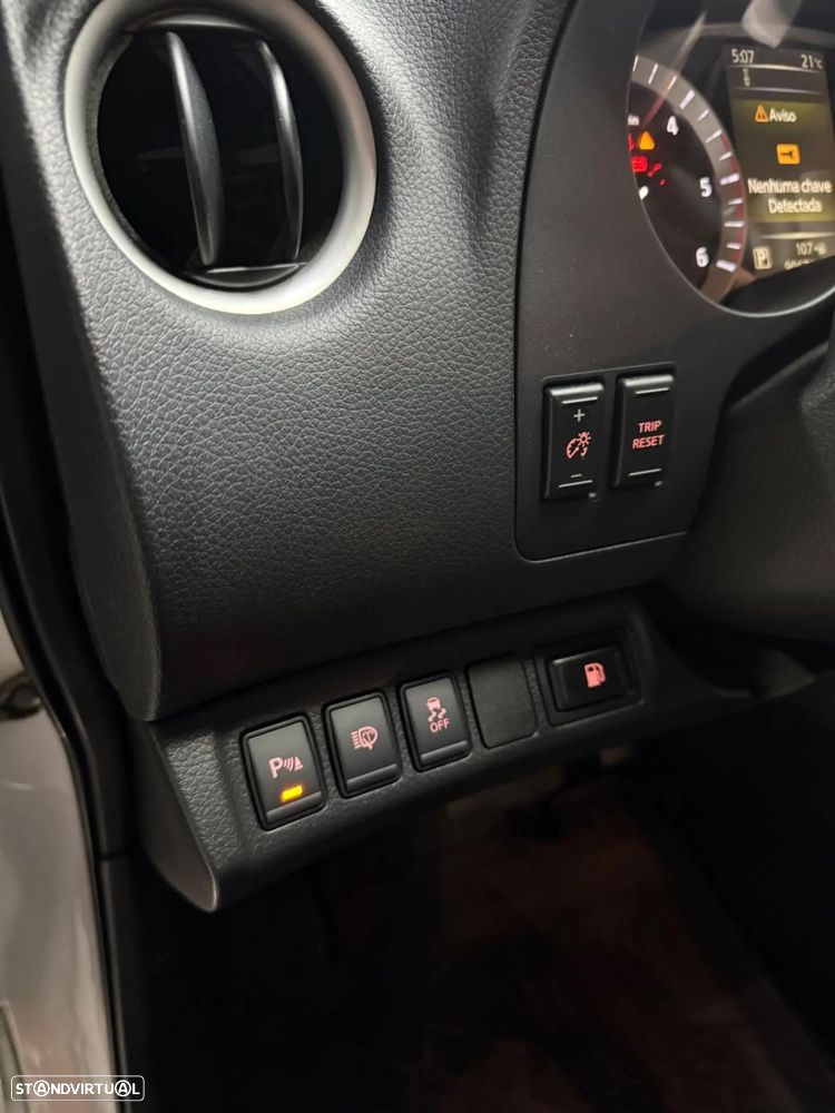 Nissan Navara 2.3 dCi CD 4WD Tekna Auto - 15