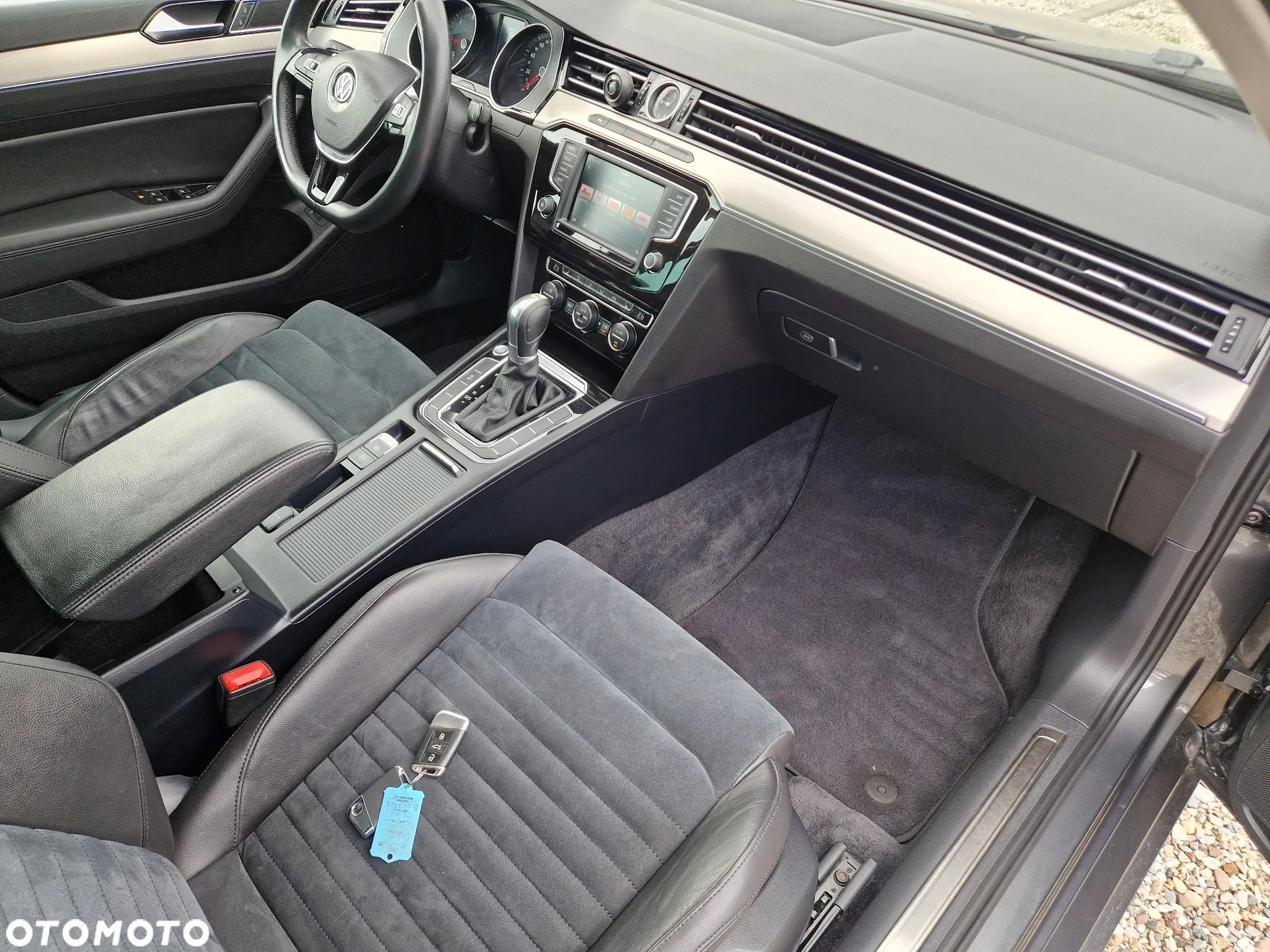 Volkswagen Passat Variant 2.0 TDI SCR DSG Highline - 20