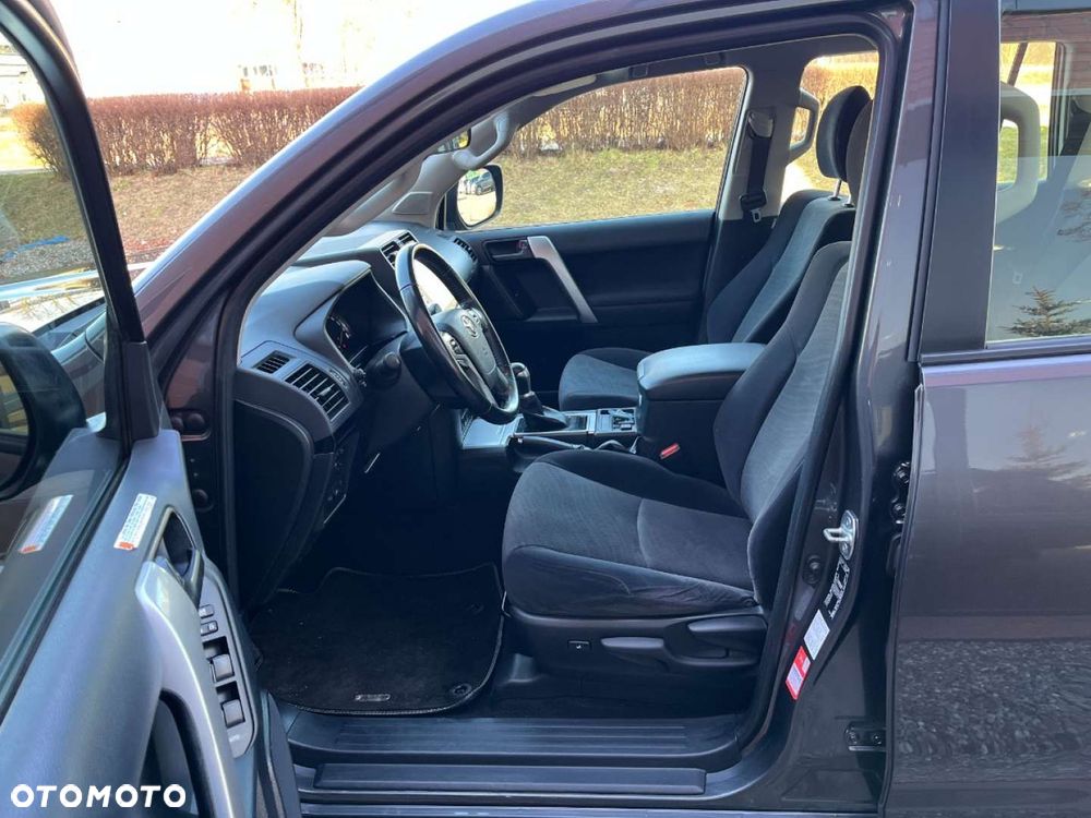 Toyota Land Cruiser - 24