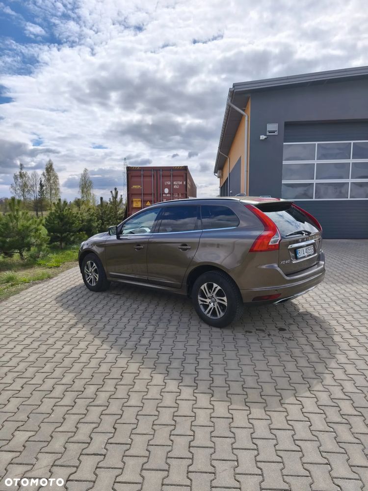 Volvo XC 60 D4 AWD Momentum - 3