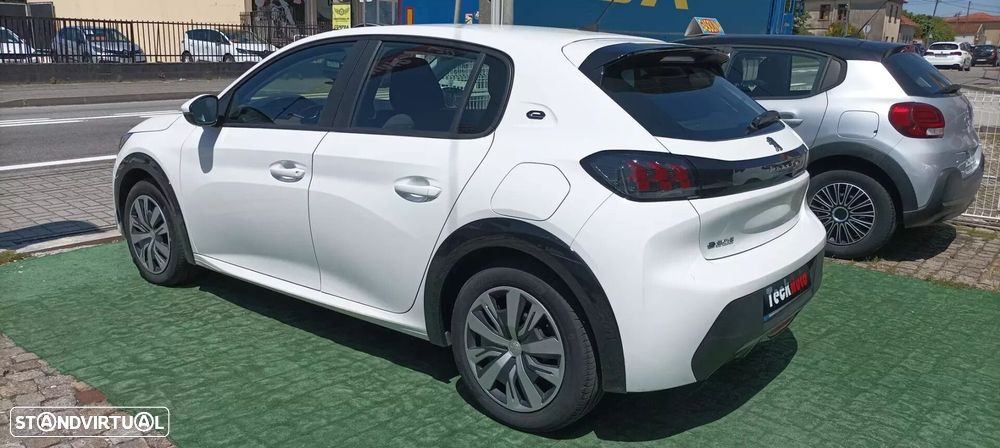 Peugeot e-208 - 5