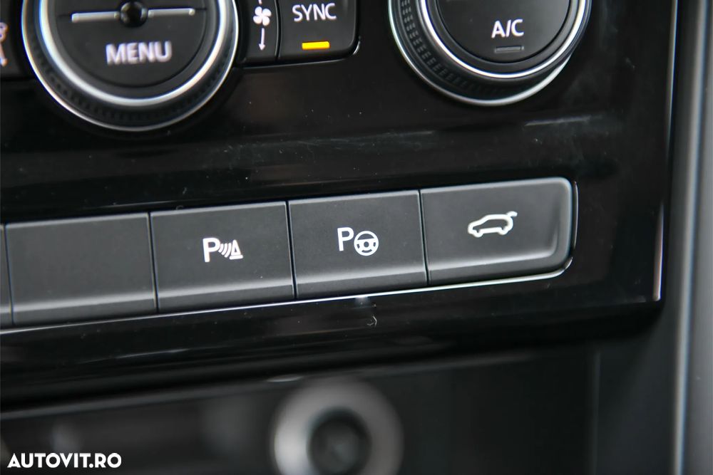 Volkswagen Touran - 40